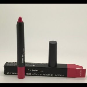 Mac just my type veletease lipstick